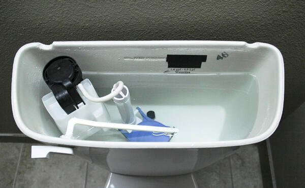 Correct Water Level in Toilet Bowl