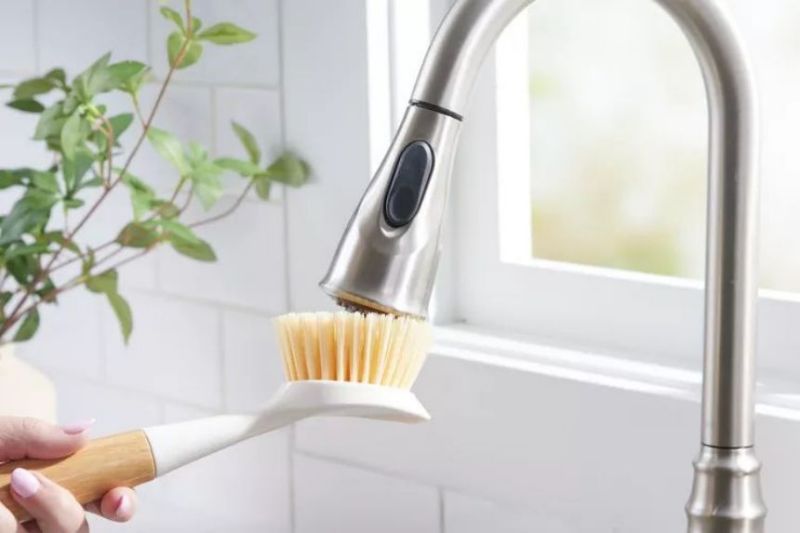 how to clean faucet head