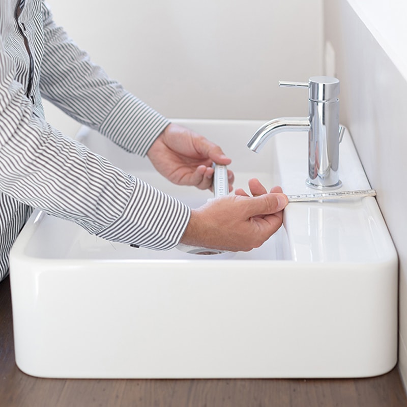 Choose the Right Size Faucet for Kitchen and Bathroom Sinks