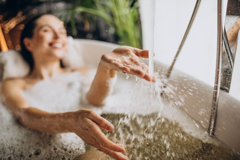 bathtub water usage