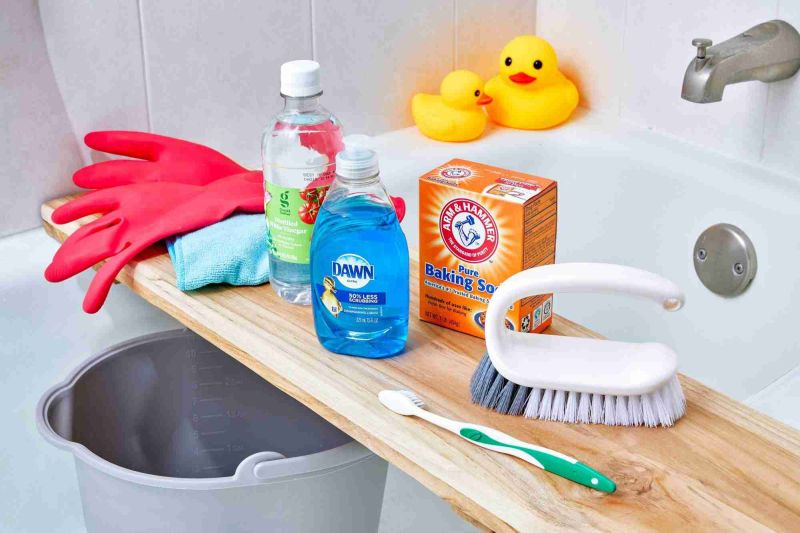 Best Product to Clean a Bathtub